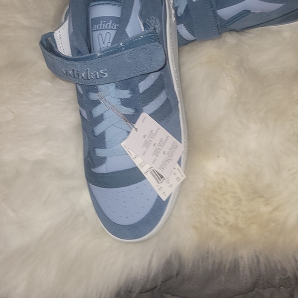 Adidas Low Forum Ambient Blue Mens Shoes - Picture 1 of 5
